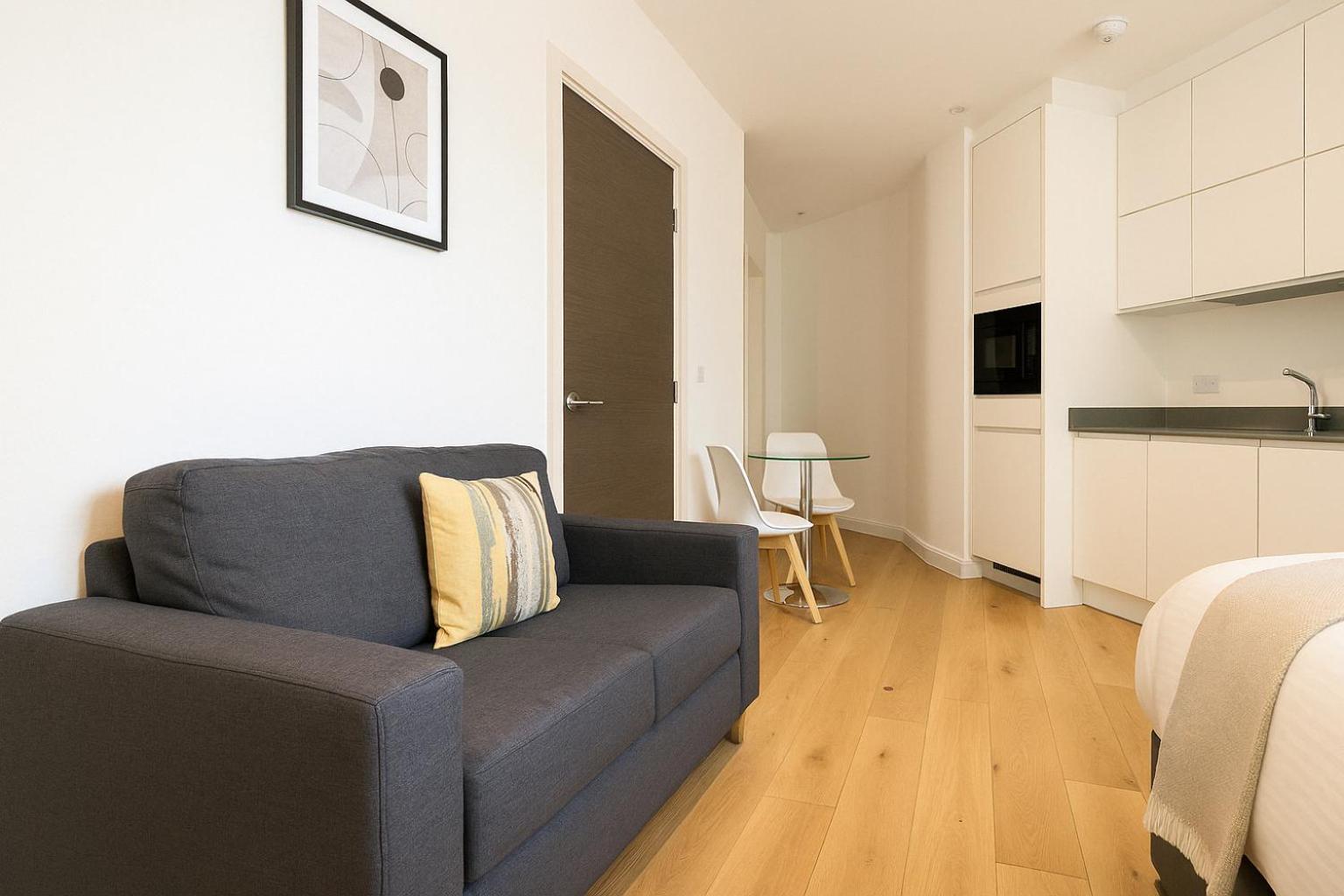Bright Studio Flat - Walk To River Thames & Kingston Town Surbiton Экстерьер фото